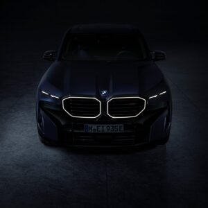 BMW XM 레이블, 프리즈 서울 2026에서 예술과 만나다
