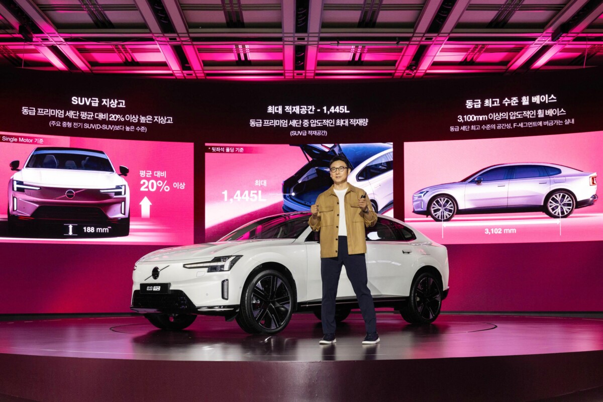 볼보 ES90 충전 모습 (800V 초급속 충전)